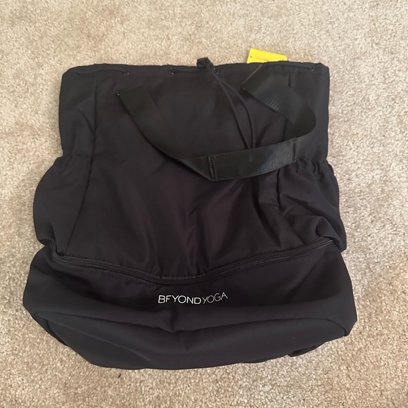 NWT BEYOND YOGA Convertible Gym Bag - Picture 6 of 9